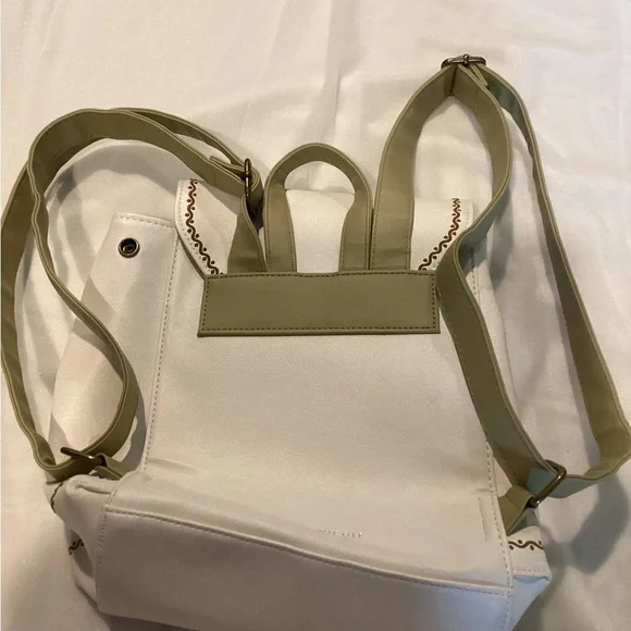 Collectible Piece Danielle Nicole‎ Cream Backpack with Gold Hardware - Picture 2 of 6
